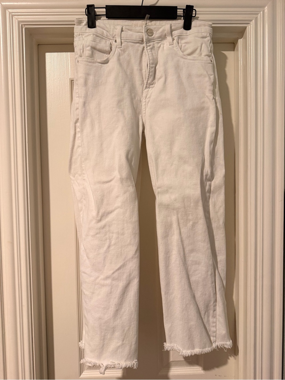 Cropped White Straight-Leg Jeans with Raw-Hem